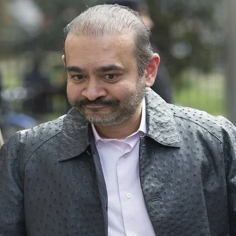 லண்டன் வீதிகளில் முறுக்குமீசை, தாடியுடன் ரிலாக்ஸாக வலம்வரும் நிரவ் மோடி!