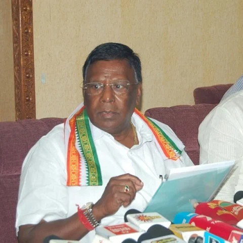 `எனக்கு 71 வயது ஆகிவிட்டது; இளைஞர்களுக்கு வழிவிடுகிறேன்!'- புதுச்சேரி முதல்வர் நாராயணசாமி