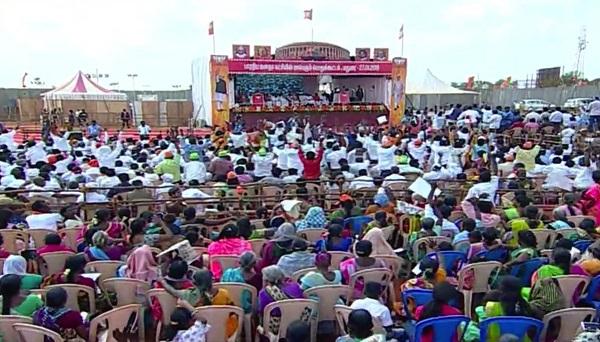 `10% இடஒதுக்கீடு பட்டியலினத்தவர்களை பாதிக்காது' - மதுரை பொதுக்கூட்டத்தில் மோடி பேச்சு!