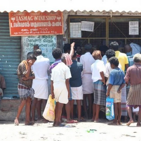 `ஒருநாள் மட்டும் டாஸ்மாக்கை மூடுங்கள்!’ - தமிழக அரசுக்கு உத்தரவு போட்ட நீதிபதிகள்