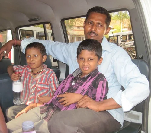 சகோதரிக்கும், மனைவிக்கும் அந்தரங்க கொடுமை செய்த ராணுவ வீரர் கைது (படங்கள்)