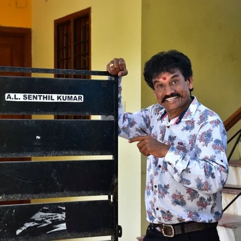 `என்னை ஈர்த்த அந்தத் திட்டம்!'- அ.தி.மு.க-வில் இணைந்த காரணத்தைச் சொல்லும் சுப்புராஜ்