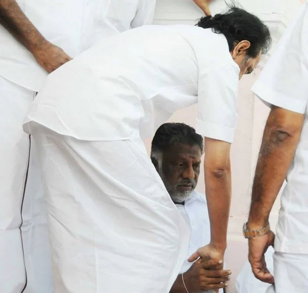 இதற்காக அழுத்தம் கொடுங்கள்! முதல்வர் ஓ.பி.எஸ்.க்கு, மு.க.ஸ்டாலின் முக்கிய கோரிக்கை
