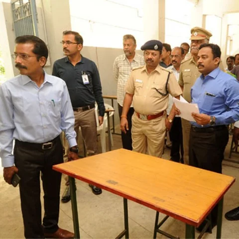 கரூர் நாடாளுமன்றத் தேர்தல் வாக்கு எண்ணும் மையம் - அதிகாரிகள் ஆய்வு!