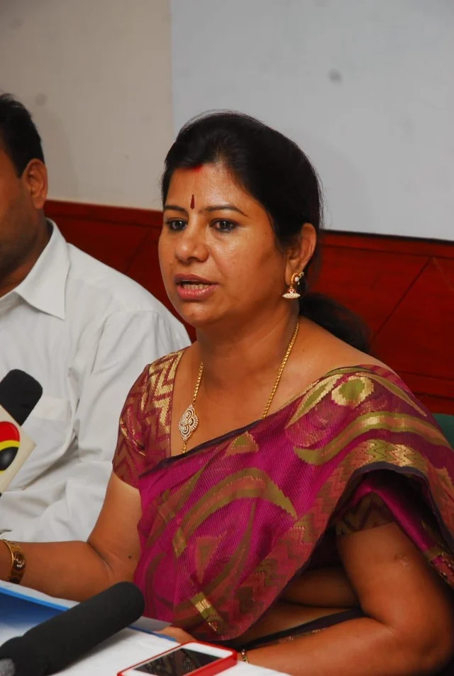 `பாதாள அறையுமில்லை; பணமுமில்லை; மொத்தமே ரூ.98,820தான் பறிமுதல்!' - ரெய்டு குறித்து மார்ட்டின் மனைவி லீமா ரோஸ்