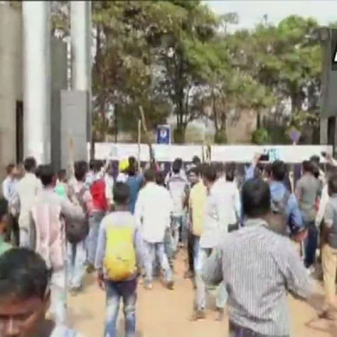 `வேதாந்தாவுக்கு எதிரான போராட்டத்தில் இருவர் உயிரிழப்பு, 40 பேர் படுகாயம்!' - பதற்றத்தில் ஒடிசா