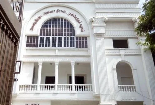 `சசிகலாவிடம் சமரசம் பேசினாரா எடப்பாடி பழனிசாமி?' - ஆளும்கட்சியை மிரள வைக்கும் மே 23