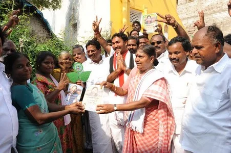 தென் சென்னை அ.தி.மு.க. வேட்பாளர் ஜெ.ஜெயவர்தன் தீவிர வாக்கு சேகரிப்பு!
