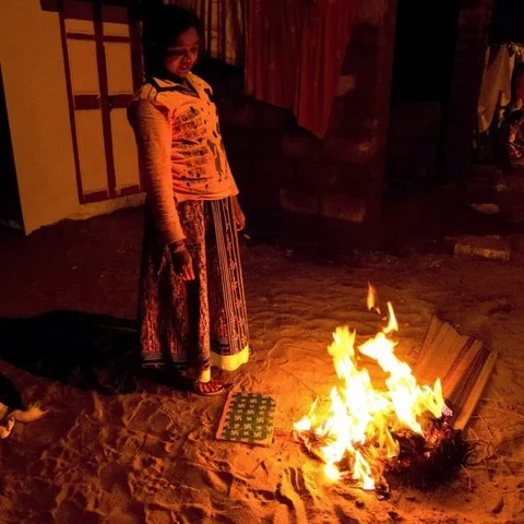மரணம்... மாசு மரணம்! - போகியை இப்படித்தான் கொண்டாடி வருகிறோமா?