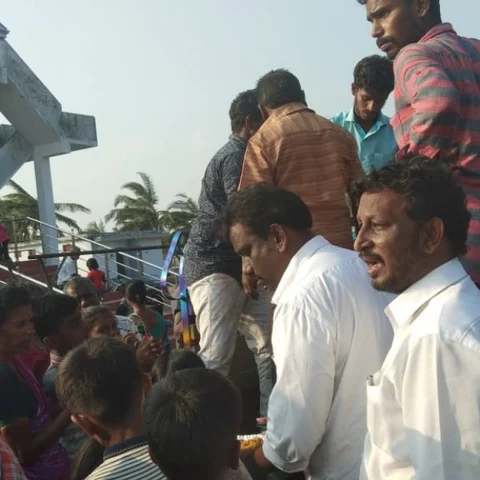 நாகையில் நிவாரணப் பணிகளில் ரஜினி மக்கள் மன்றம் #Gaja