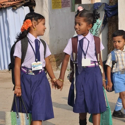 ``இனி தனியார் பள்ளியைத் தேடி ஓட மாட்டோம்!''- அங்கன்வாடியிலும் கே.ஜி. பற்றி பெற்றோர்கள்
