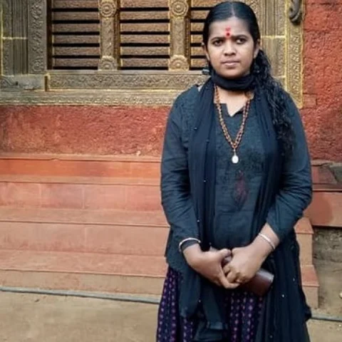 ``உயிரோடு திரும்ப மாட்டாய் என்கிறார்கள்!''- சபரிமலை பெண் பக்தர் போலீஸில் புகார்