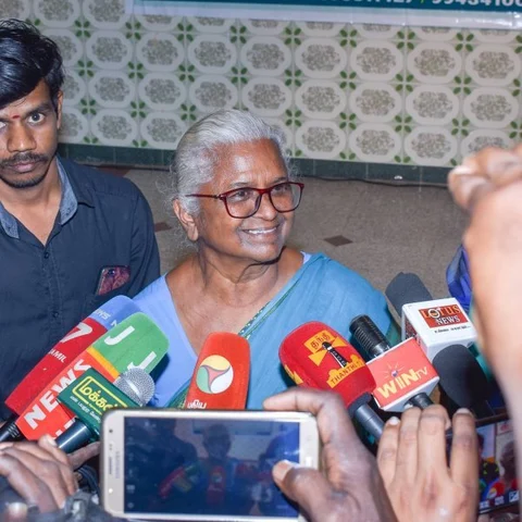 ``அரசியல் சாசனத்தை அதிகாரத்தில் இருப்பவர்களும் மதிக்க வேண்டும்!” -அற்புதம்மாள்