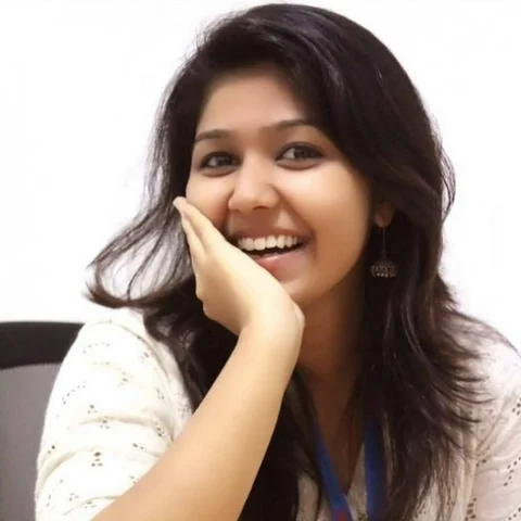 ‘தமிழ் சினிமாவில் நடிக்கத் தயார்!’ - ‘ஜிமிக்கி கம்மல்’ புகழ் ஷெரில் கலகல பேட்டி #VikatanExclusive #jimikkikammal