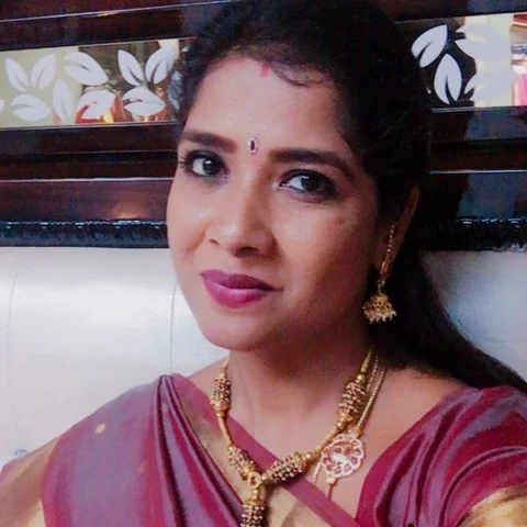 ``நடிக்கிறவங்களுக்கு அரசியலைப் பத்தி என்ன தெரியும்னு பொத்தாம் பொதுவா சொல்லாதீங்க!" `ஊர்வம்பு' லட்சுமி