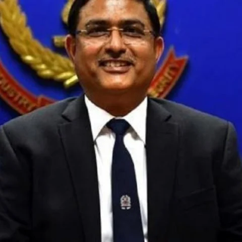 சி.பி.ஐ சிறப்பு இயக்குநர் ராகேஷ் அஸ்தானா உட்பட 4 பேர் திடீர் நீக்கம்! - மத்திய அரசு உத்தரவு