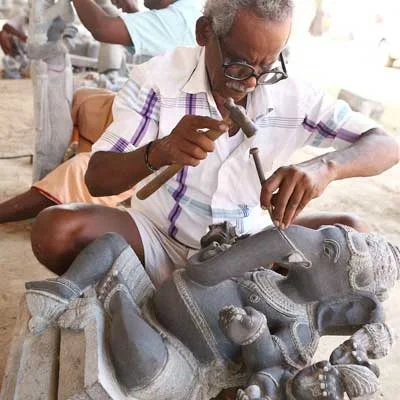 தெய்வச் சிலைகளை பிரதிஷ்டை செய்வது எப்படி?