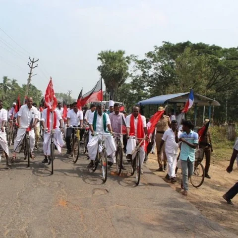 `ஹைட்ரோகார்பன் திட்டத்தைக் கைவிடணும்!' - 14 கி.மீ தூரம் சைக்கிள் பேரணி நடத்திய அனைத்துக் கட்சியினர்