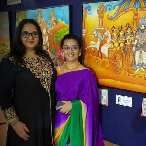 "35 ஃப்ரெண்ட்ஸ்... நாலு வருஷம்... சக்ஸஸ் ஓவியக் கண்காட்சி!" - நடிகை மேனகா சுரேஷ்