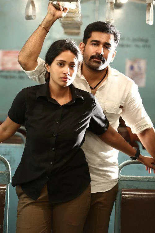 ''எனக்காக செத்த கோழியை, சாப்பிட்டு செத்துப் போறேன்!'' - 'திமிரு பிடிச்சவன்' விமர்சனம்