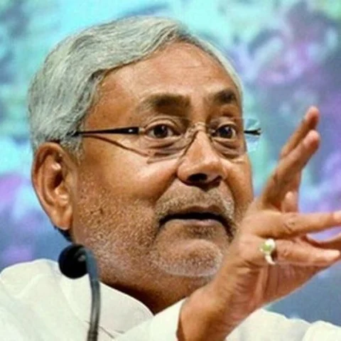 சோனியாவுக்கு ‘நோ’...மோடிக்கு ‘யெஸ்’..: நிதிஷ் குமாரின் புது அரசியல்!