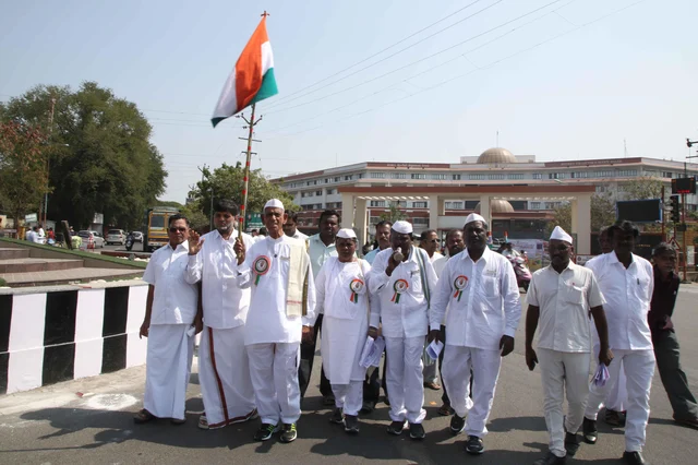 அமைதிக்காக 1,700 கி.மீட்டர் நடைபயணம்! அசத்திய 70 வயது காந்தியவாதி