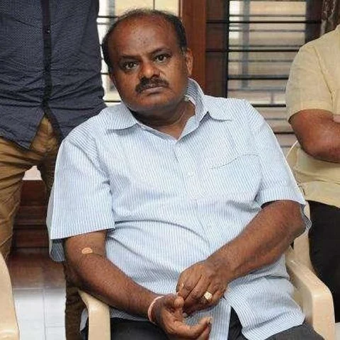 `குடைச்சல் பா.ஜ.க; கூல் குமாரசாமி' - உச்சக்கட்ட பரபரப்பில் கர்நாடகா அரசியல்!