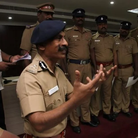 `பொன் மாணிக்கவேல் சொல்வது கொஞ்சம் உண்மை, கொஞ்சம் பொய்' - ஆதாரங்களுடன் ஏ.டி.எஸ்.பி இளங்கோ