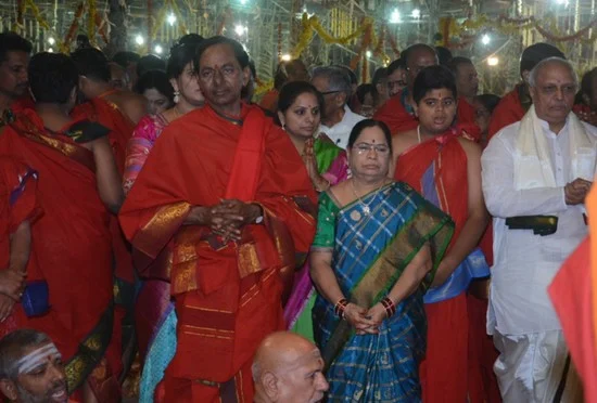 சந்திரசேகர ராவ் நடத்தும் மகா சண்டி யாக நிகழ்ச்சியில் திடீர் தீ விபத்து!