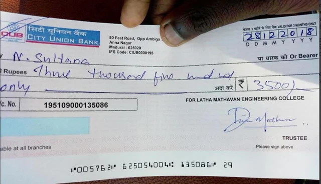 ஒன்றரை ஆண்டுக்குப் பிறகு கிடைத்த டெபாசிட் பணம்! - விகடன் செய்தி எதிரொலியால் மாணவர்கள் மகிழ்ச்சி.
