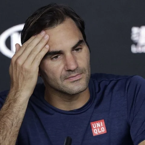 தொடர் தோல்விகள்... ஆனாலும் ஃபெடரர் ஏன் ஓய்வை வெறுக்கிறார்? #AustralianOpen