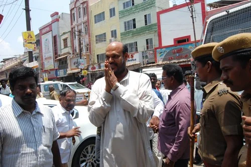மதுரை ஆதீனத்துடன் ஜான் பாண்டியன் திடீர் சந்திப்பு: பின்னணி என்ன? (படங்கள்)