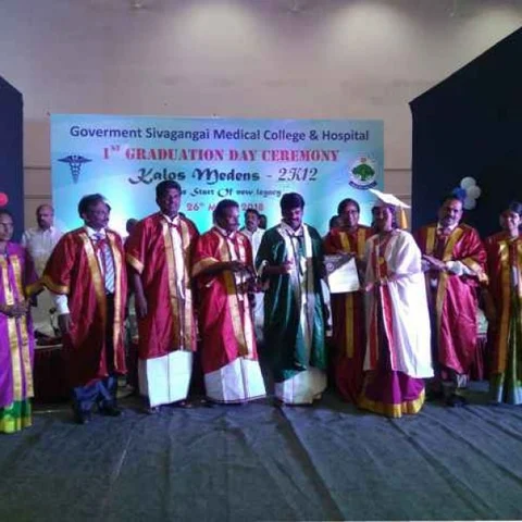 ’பாசிட்டிவான கேள்வி கேளுங்க பாஸ்’ -பதில் சொல்லாமல் நழுவிய அமைச்சர் விஜயபாஸ்கர்