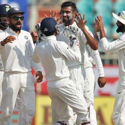 4-ம் நாள் ஆட்ட நேர முடிவில் இங்கிலாந்து 182-6 என திணறல்