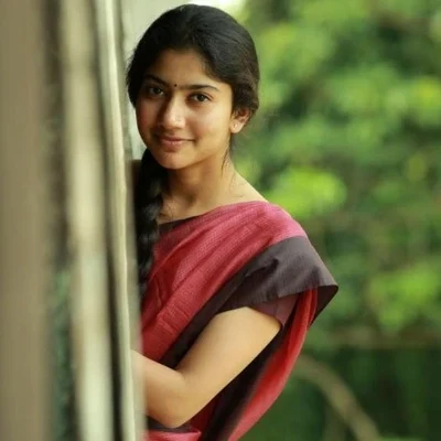 சும்மாவே புகழ் பாடுவோம்... இன்னைக்கு மலர் டீச்சருக்கு பிறந்த நாள் வேற! # HBD SaiPallavi