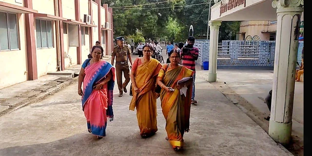 சாத்தூர் கர்ப்பிணிப் பெண் விவகாரம்! - சிவகாசி அரசு மருத்துவமனையில் விசாரணைக் குழு ஆய்வு