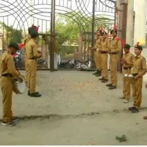 கோலாகலமாகத் தொடங்கியது ஜனநாயகத் திருவிழா - வாக்காளர்களுக்கு உற்சாக வரவேற்பு!