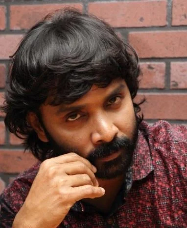 'நோஞ்சான் ஆரவ்வை என் எதிரியாகப் பார்க்கவில்லை' - சினேகனின் பிக்பாஸ் அனுபவம் #VikatanExclusive