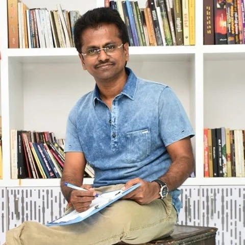 `சர்கார்’ இலவசங்களைப் பெற்ற மக்களைப் புண்படுத்துகிறது! - ஏ.ஆர்.முருகதாஸ் மீது போலீஸில் புகார்