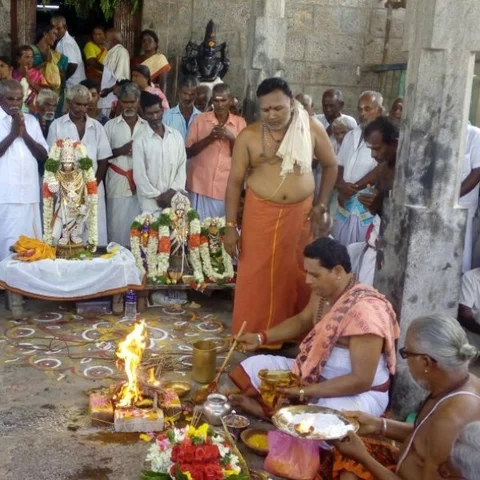 செட்டிக்குளம் முருகன் கோயிலில் கொடியேற்றத்துடன் தொடங்கியது பங்குனி உத்திரப் பெருந்திருவிழா!