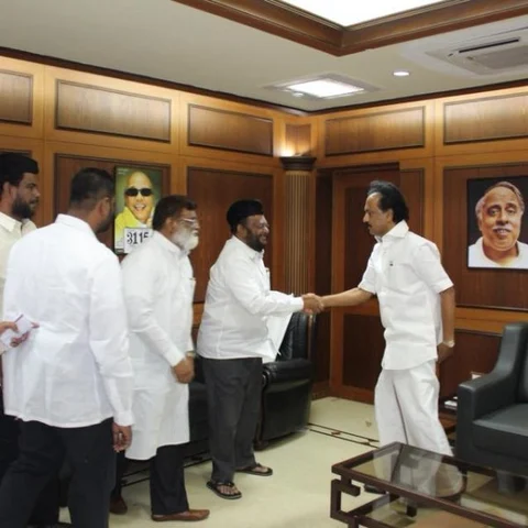 `6 கோடியால்தான் அ.தி.மு.க-வில் சீட் மறுத்தார் ஜெயலலிதா..!' - ஜவாஹிருல்லாவுக்கு ஹைதர் அலியின் 18 பக்கக் கடிதம்