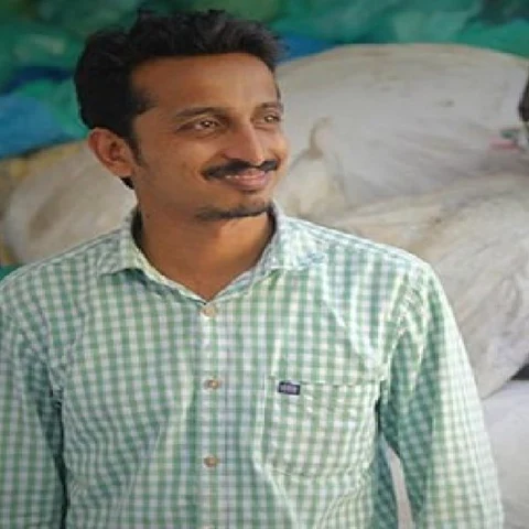 `குப்பை பொறுக்கும் தொழில்தானே என்று ஒதுங்கிவிடாதீர்கள்!' - ஜபீர் தொழிலதிபர் ஆன கதை