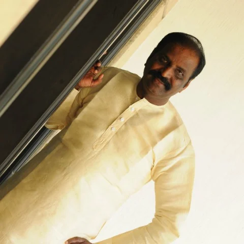 'மாறாதது உம் கலையும் கவியும்!' - வைரமுத்து என்னும் பெருங்காதலன் #HBDVairamuthu