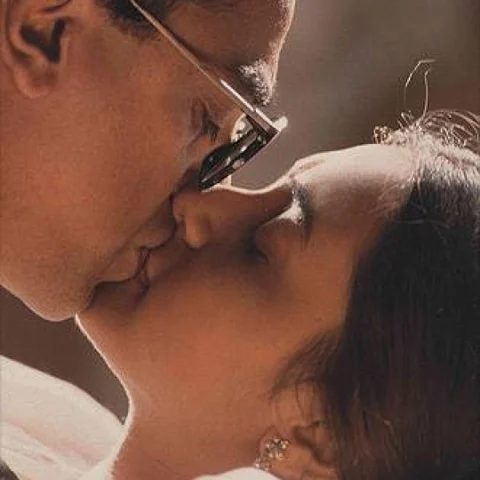 ஆரவ்வின் மருத்துவ முத்தமும், கமலின் மருத்துவ முத்தங்களும்!