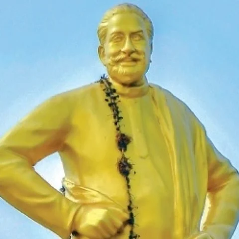 சிவாஜி சிலை அகற்றப்பட்டதில் சதி, மெரினா கடற்கரையில் அமைக்க வேண்டும்! - ராமதாஸ் கோரிக்கை