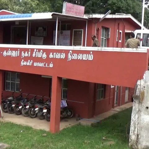 குன்னூர் விடுதி பாத்ரூம் டஸ்ட்பின்னில் ரகசிய கேமரா! - பதறிய சுற்றுலாப் பயணிகள்