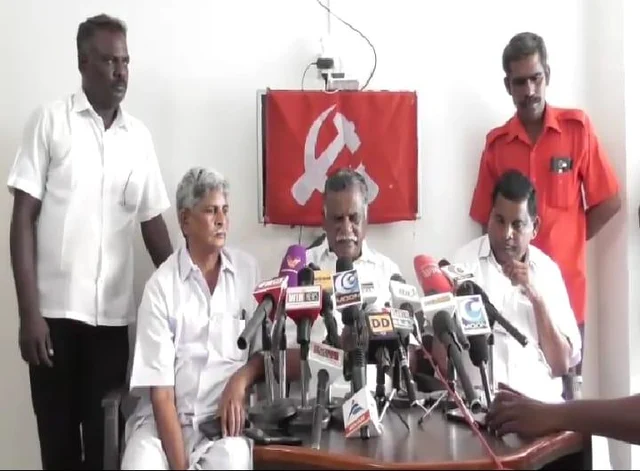 `அம்பு மாட்டிக்கொண்டது; எய்தவர்கள் யார் என்பது மக்களுக்குத் தெரியவேண்டும்!' - முத்தரசன் அதிரடி
