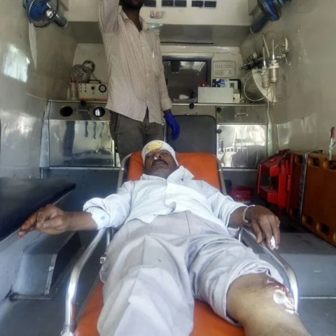 தொடரும் பேனர் விபத்துகள்... முதல்வரைத் துரத்தும் சர்ச்சை!