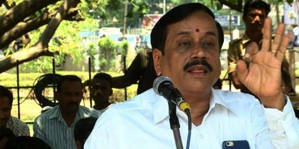 புல்லட் பாம், பென்சில், பாம்பு மாத்திரை - அரசியல்வாதிகளுக்குப் பொருந்தும் பட்டாசுகள்!