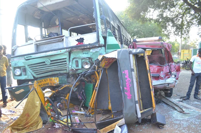 அரசியல்வாதிகள் - அதிகாரிகளின் கூட்டு ஊழல், தடதடக்கும் அரசுப் போக்குவரத்துத் துறை!
